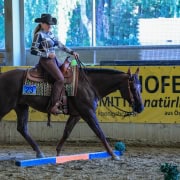 Barbara Hengge und Smart Leon Bar. © Platteter Harald PHotografie