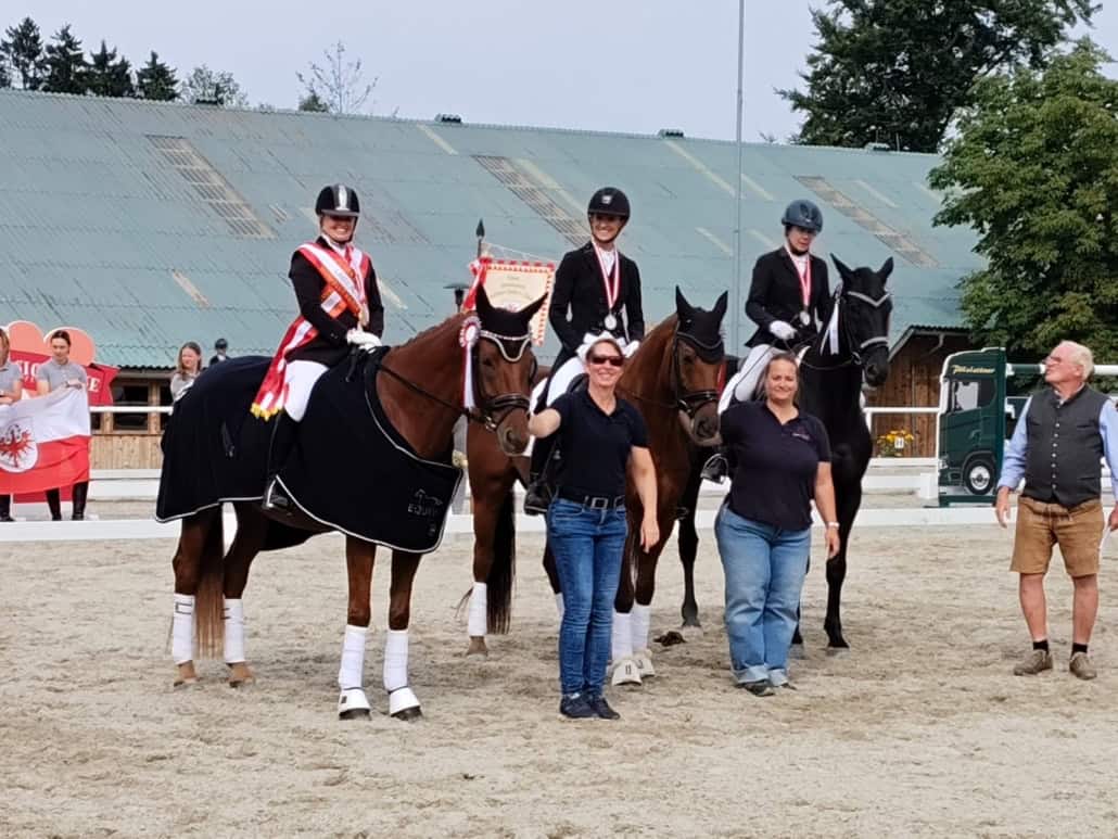 Bundesmeisterin R4/RD4: Romana Scharf mit Light my Fire 2 (NÖ). © privat