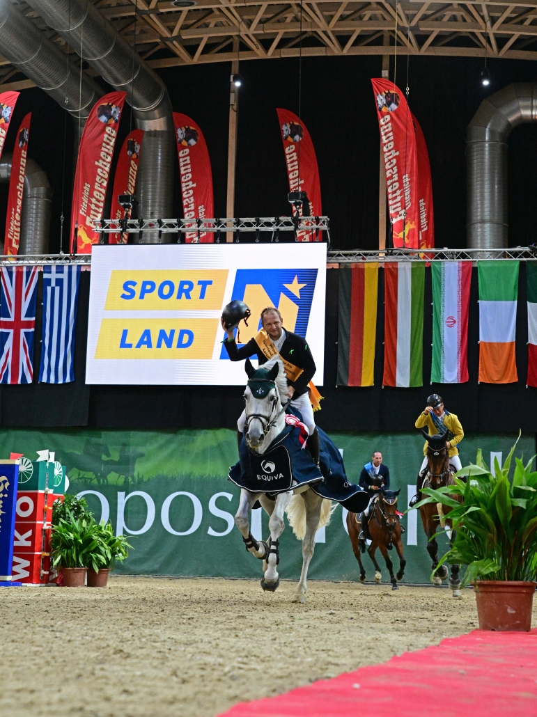 Ales Opatrny (CZE) trug sich in die Siegerliste vom Großen Preis vom Sportland NÖ ein. © horsicphotography