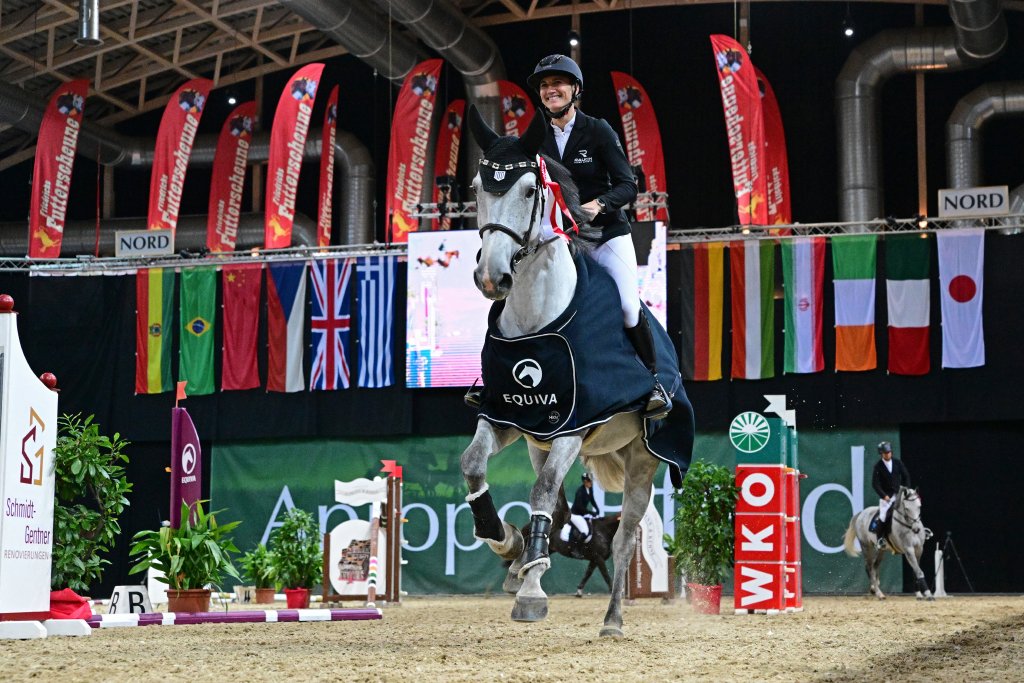 Katharina Rhomberg und Ratina gewinnen die CSI3* Silber Tour bei der Apropos Pferd. © horsicphotography