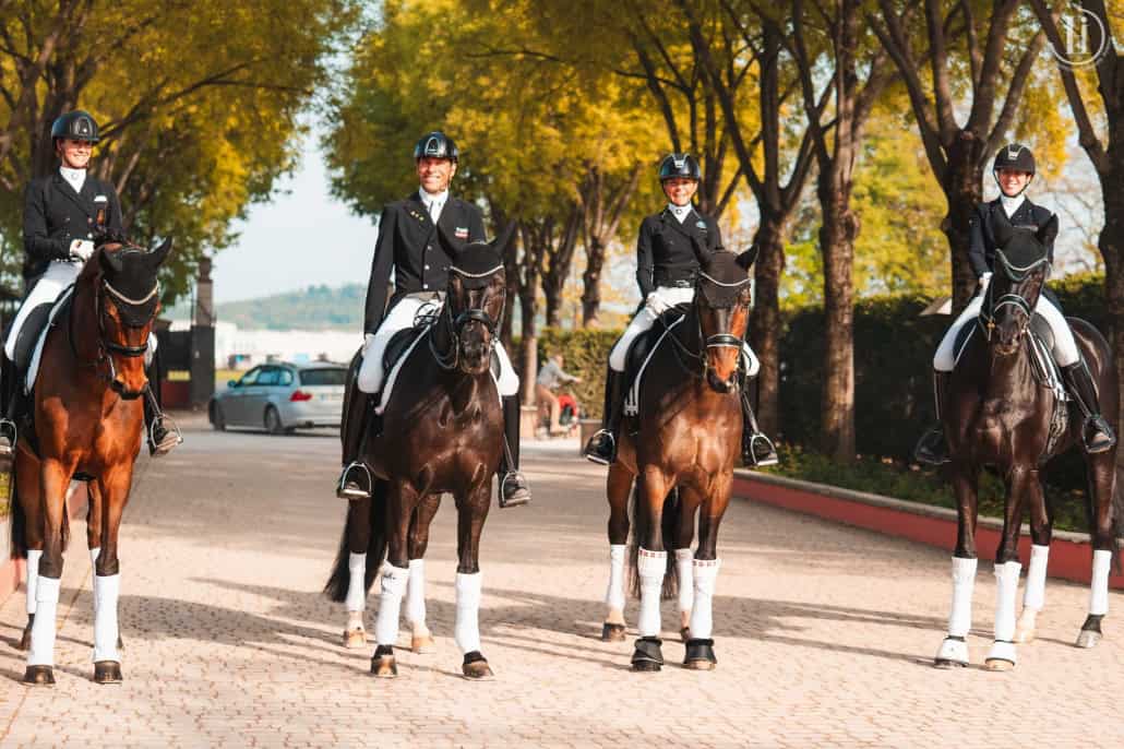 Gruppenbild mit Dressur-Ikone Jessica von Bredow-Werndl. © pictures by Helene