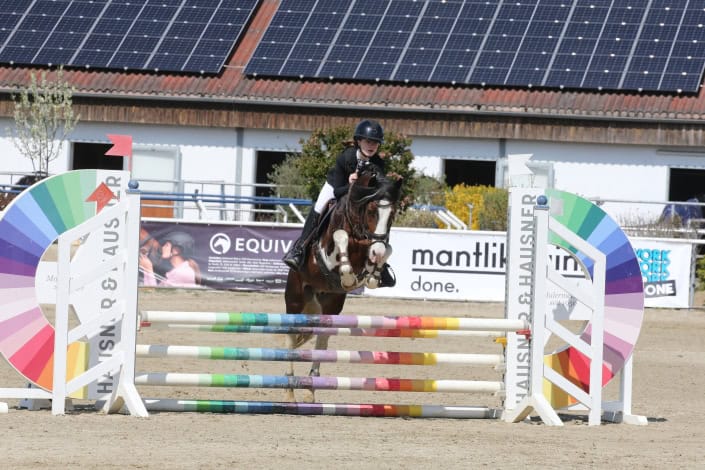 LenaDaxelmüller_LuckyBoy18_NOEPSKidsCup_RSZimSchlosspark_cME4U Der erste Cupsieg 2026 geht an Lena Daxelmüller und Lucky Boy 18. © M&E 4 U Foto