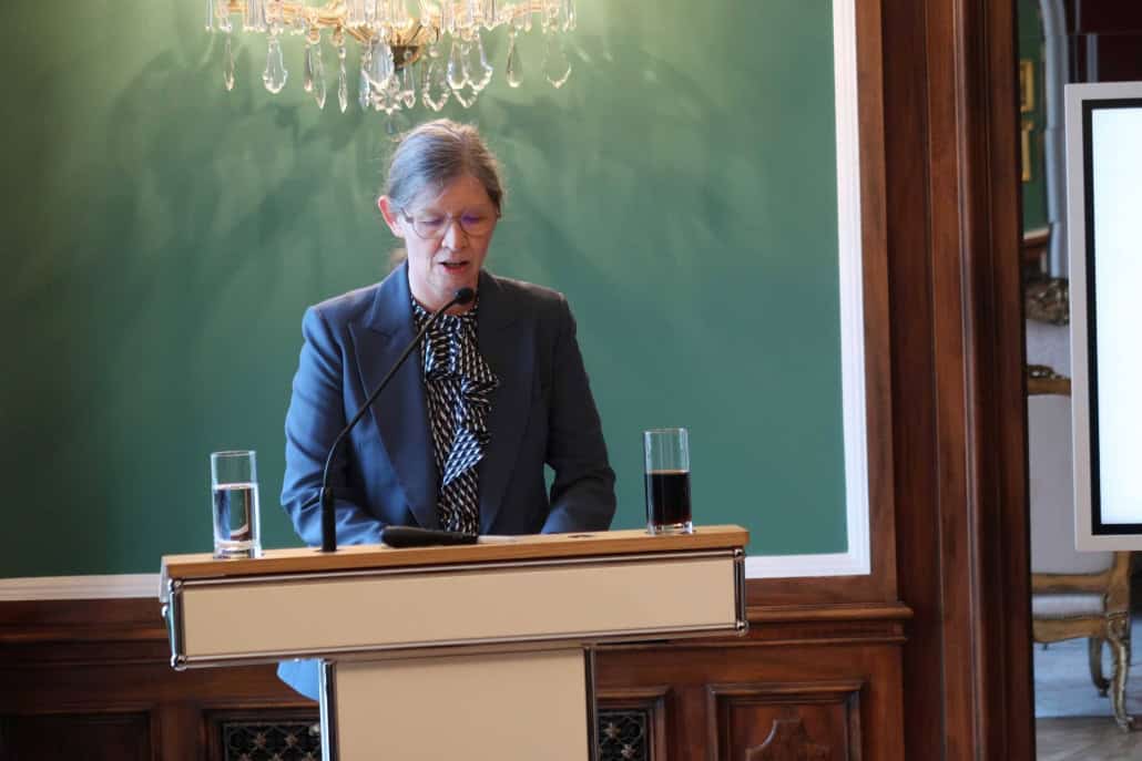 Ihre Exzellenz Salome Meyer leitet die Schweizer Botschaft in Wien. © OEPS