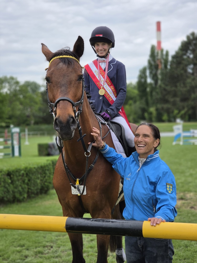 ÖM-Gold für Livia Sterovsky, die von Margit Appelt trainiert wird. © privat