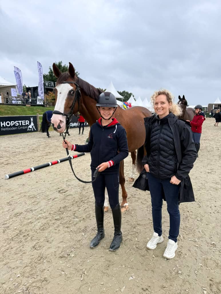 Livia Schranz (NÖ) mit Lacrima von Kükenmoor. © privat