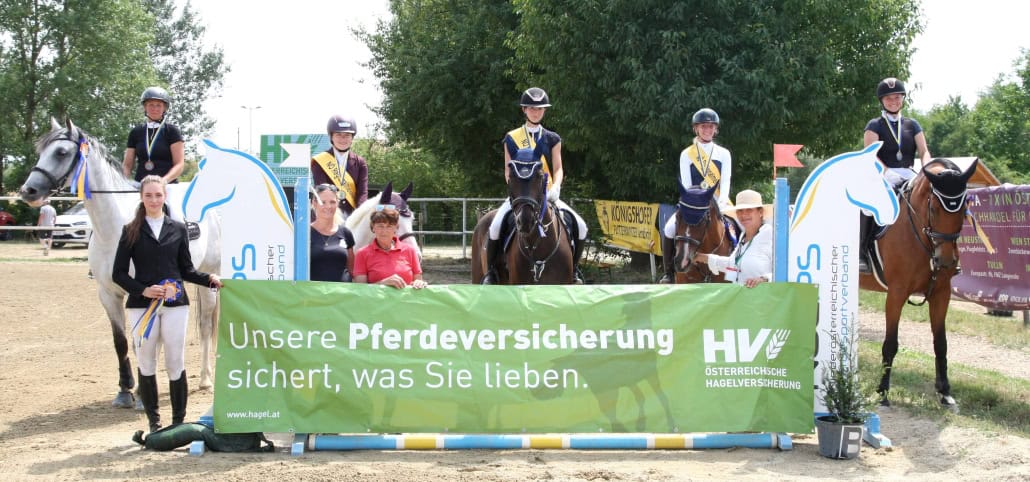 Die NÖ Regionalmeister mit Tatjana Sironi (Richterin), Nicole Roubal (NOEPS) und Martina Wenzl (Veranstalterin). © ME4UFoto