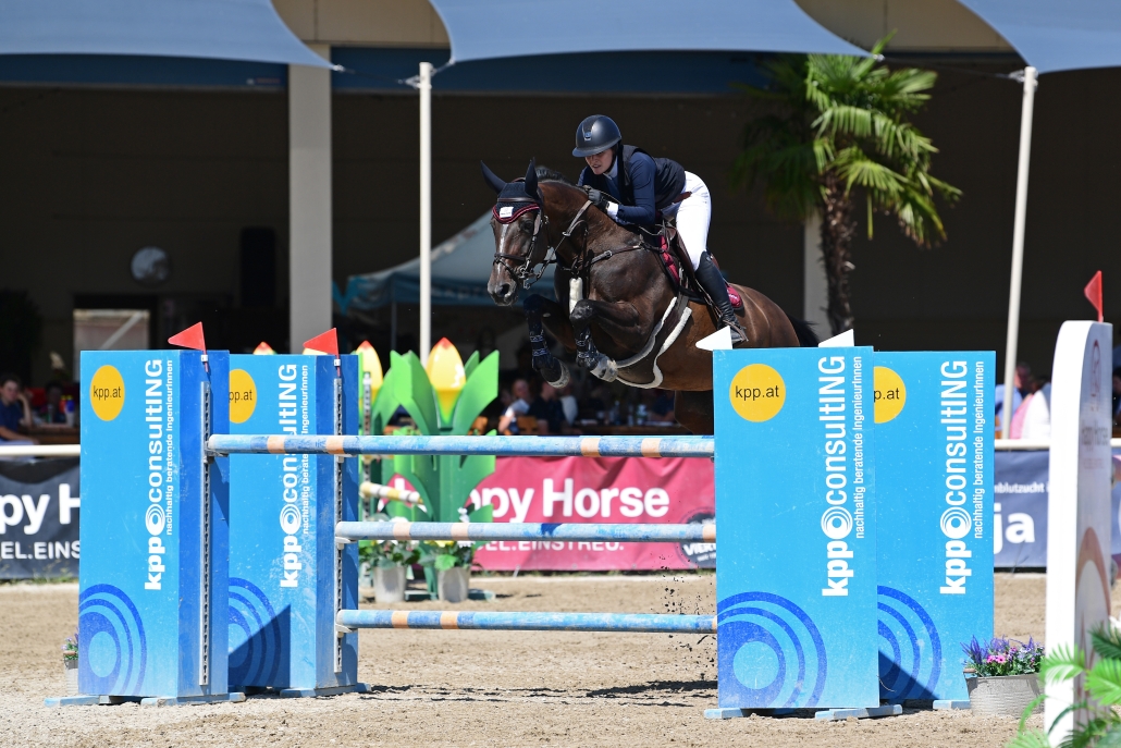 Josefina Goess-Horstmann gewinnt den kpp consulting Grand Prix von Lassee. © horsicphotography