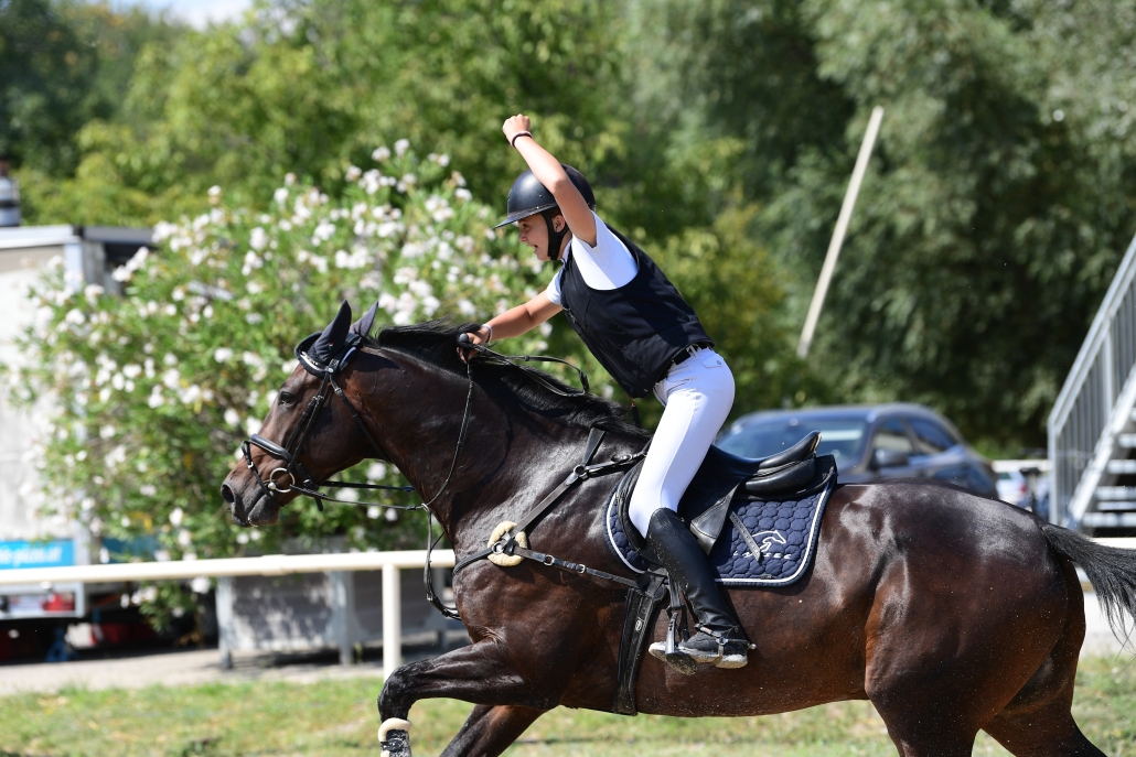 Livia Schranz holt Platz 2 im SanoVet Cup und ist auch Mitglied im Siegerteam Lassee 5 im NÖ Mannschaftscup. © HORSIC photography