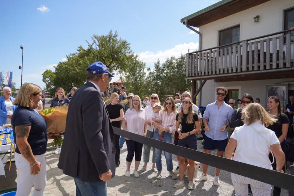 Familie und Freunde waren zur Ehrung von Rainer Zitterbart gekommen. © privat